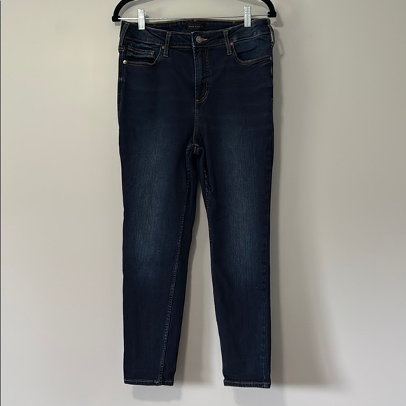 Silver Jeans Co. Infinite Fit Dark Blue Jeans - Picture 1 of 6